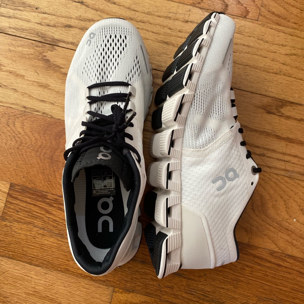 On Running White and Black Cloudflow Athletic Shoes